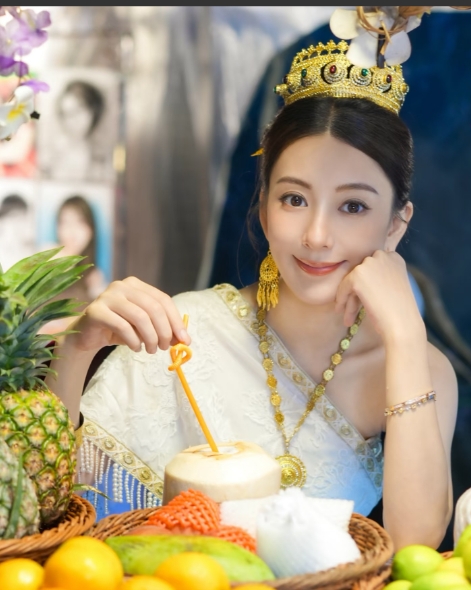 方媛，引发热议！

今日，郭富城老婆方媛在社交平台更新动态！晒出在云南旅游时拍摄