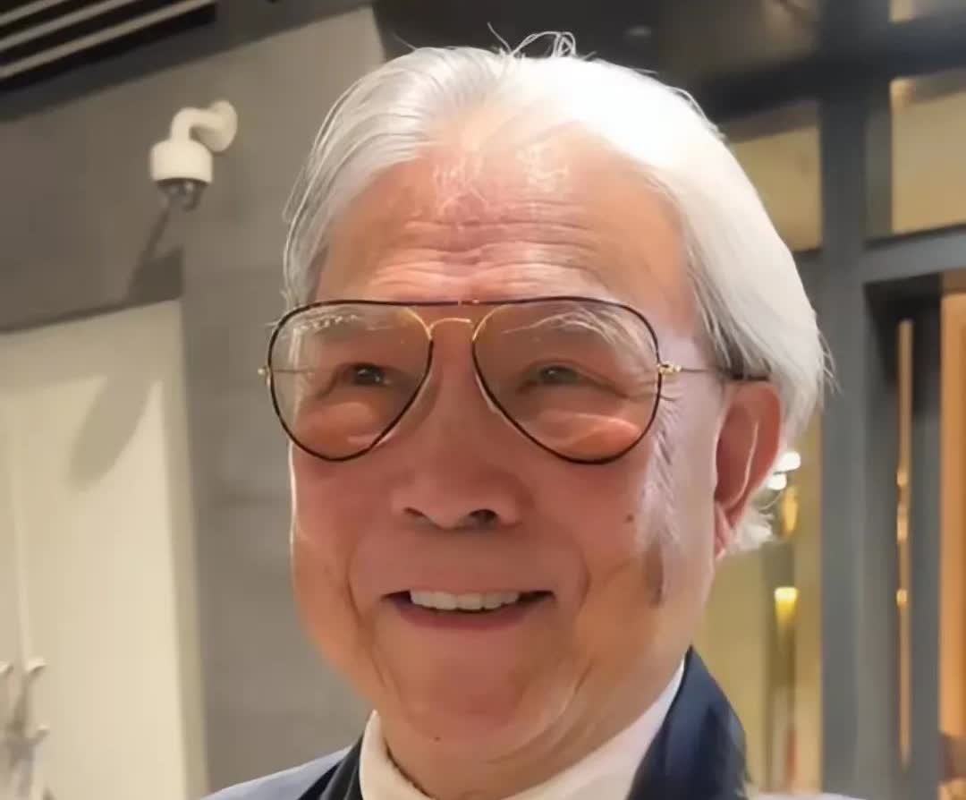 我有种预感，

霍启仁的婚姻会走得不一样。

不是因为新娘身份，而是霍震