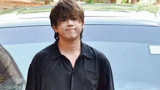 香港顶流姜涛坠海，疑似现场照被曝光，浑身湿透脸发白