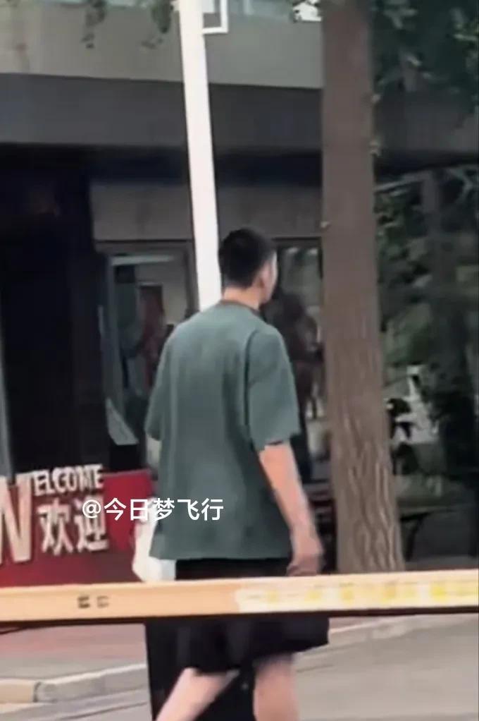 广东三虎将已经在国家队上训！
昨天在国家体育总局训练局报到后，广东队2&3兄弟徐