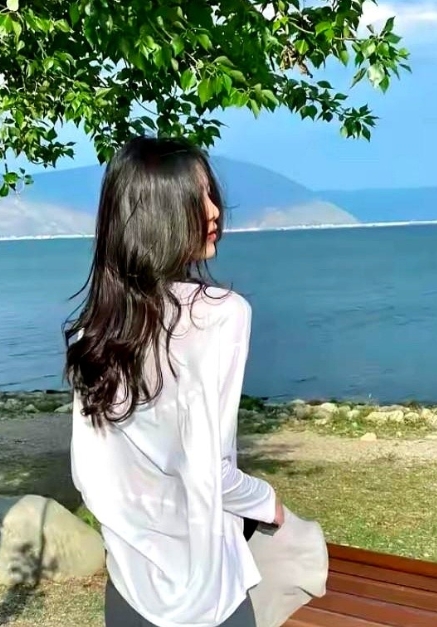 江一男子周先生与妻子丁小姐，结婚不到三天，周先生得知妻子婚前曾与三个男人同居，最