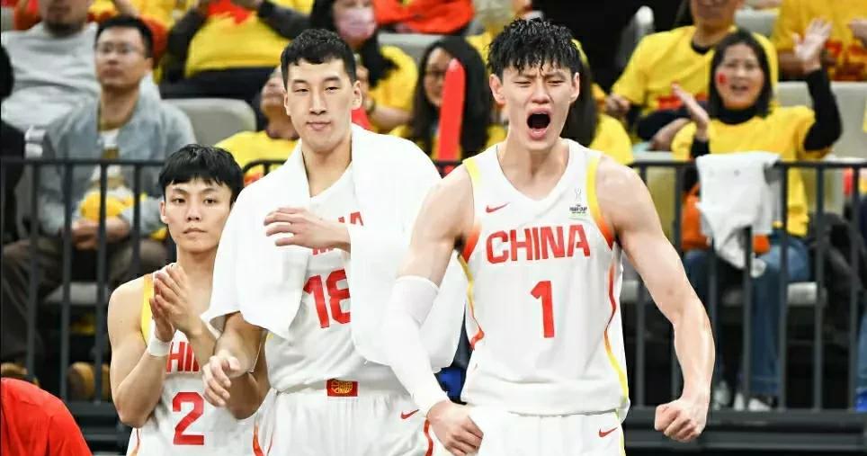杜润旺留在十五人名单公布出来之后，很多人解释留下杜润旺是他的即战力和更熟悉国家队