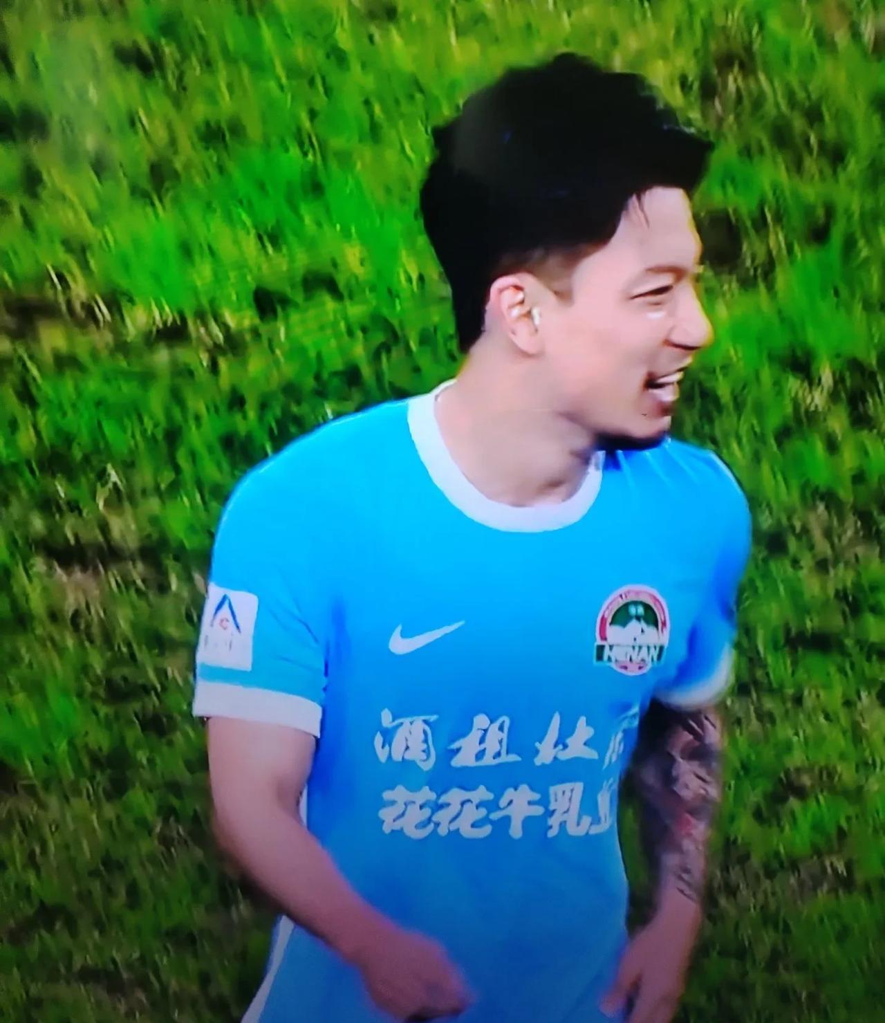 河南队再次扮演强队杀手，何超世界波击碎成都蓉城夺冠梦想！成都蓉城主场开场攻入一球