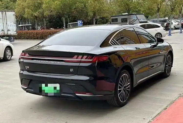  当年买混动车时，觉得可油可电真好啊，走到哪里都不担心有续航里程问题。
买了混动