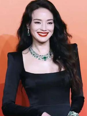 2016年，记者问舒淇：“你为什么要嫁给冯德伦？”她笑着说：“我从来没打算嫁给他