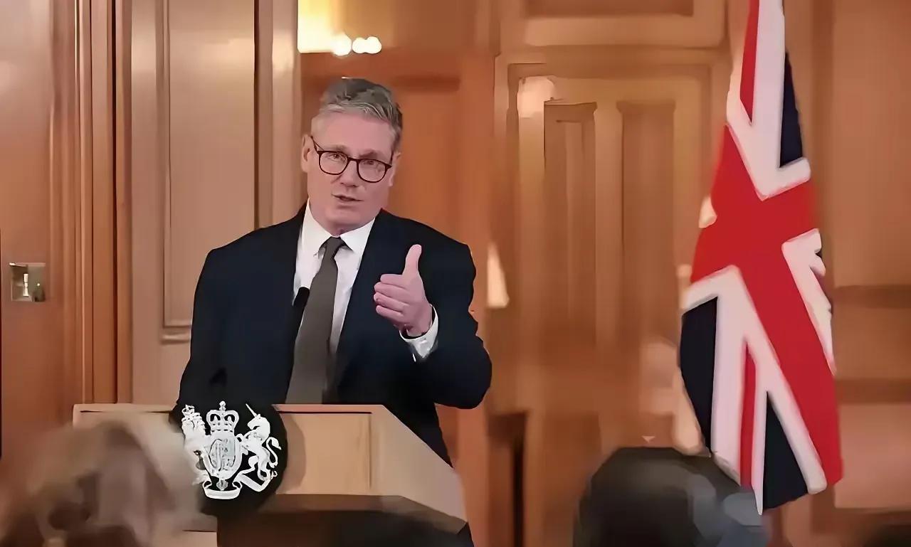 “空军上阵！”
     英国四任首相相继忽悠泽连斯基，乌克兰至今也没有等到半个