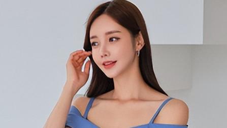 一砚池中春水皱，素手轻点便生花，不施粉黛藏风月，千娇百媚绽芳华