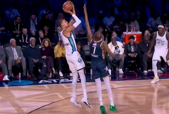 2026年NBA全明星美国新星队37-35加时绝杀世界队，比赛全程胶着刺激。常规