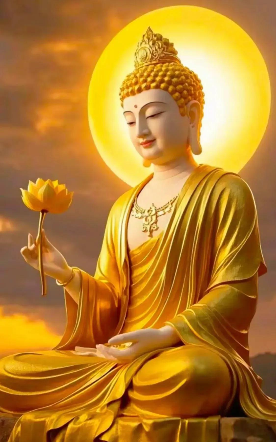成功决不喜欢会见懒汉，而是唤醒懒汉。古寺之中，菩萨宝相庄严，静静俯瞰众生。常有善