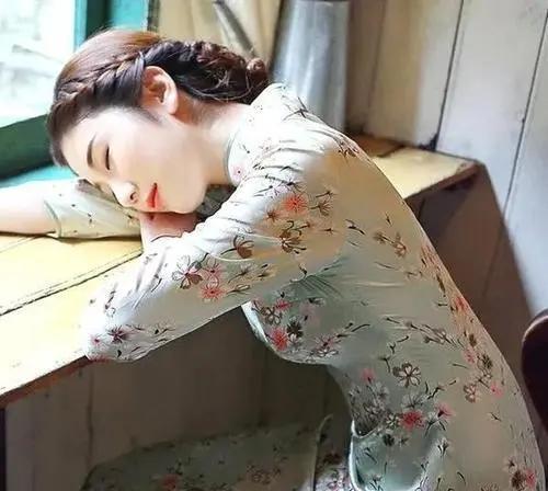 我今年37岁了，还是个“大龄剩女”。前两天，我阿姨给我介绍了个对象，说是月收入1