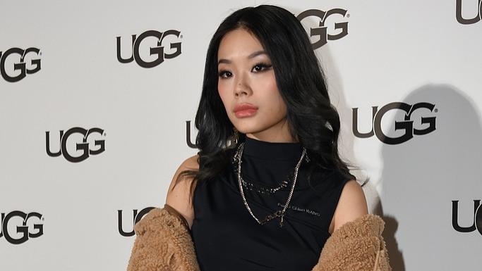 万妮达破圈引领女性说唱！《新说唱 2025》方言对决，彝族腔调掀文化热浪