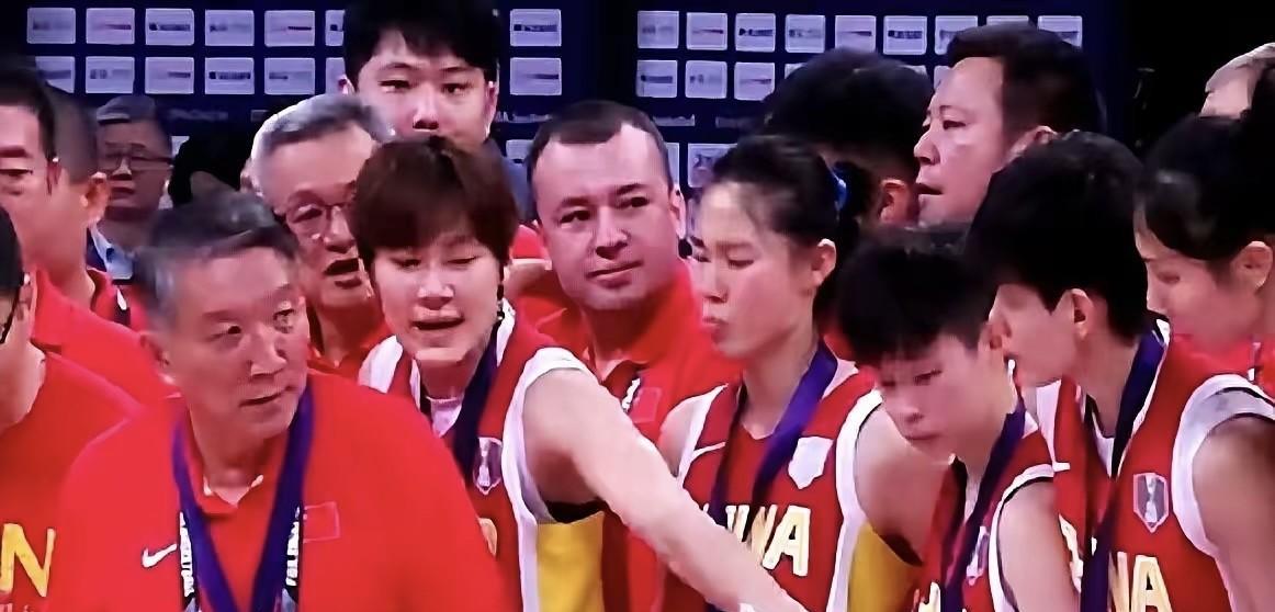 宫鲁鸣这步棋，是真糊涂还是装糊涂？
各省队正为全运会拼得你死我活，宫鲁鸣偏在这节