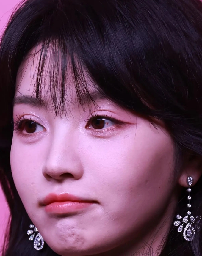 这九个女明星怼脸照，哪个赢了。