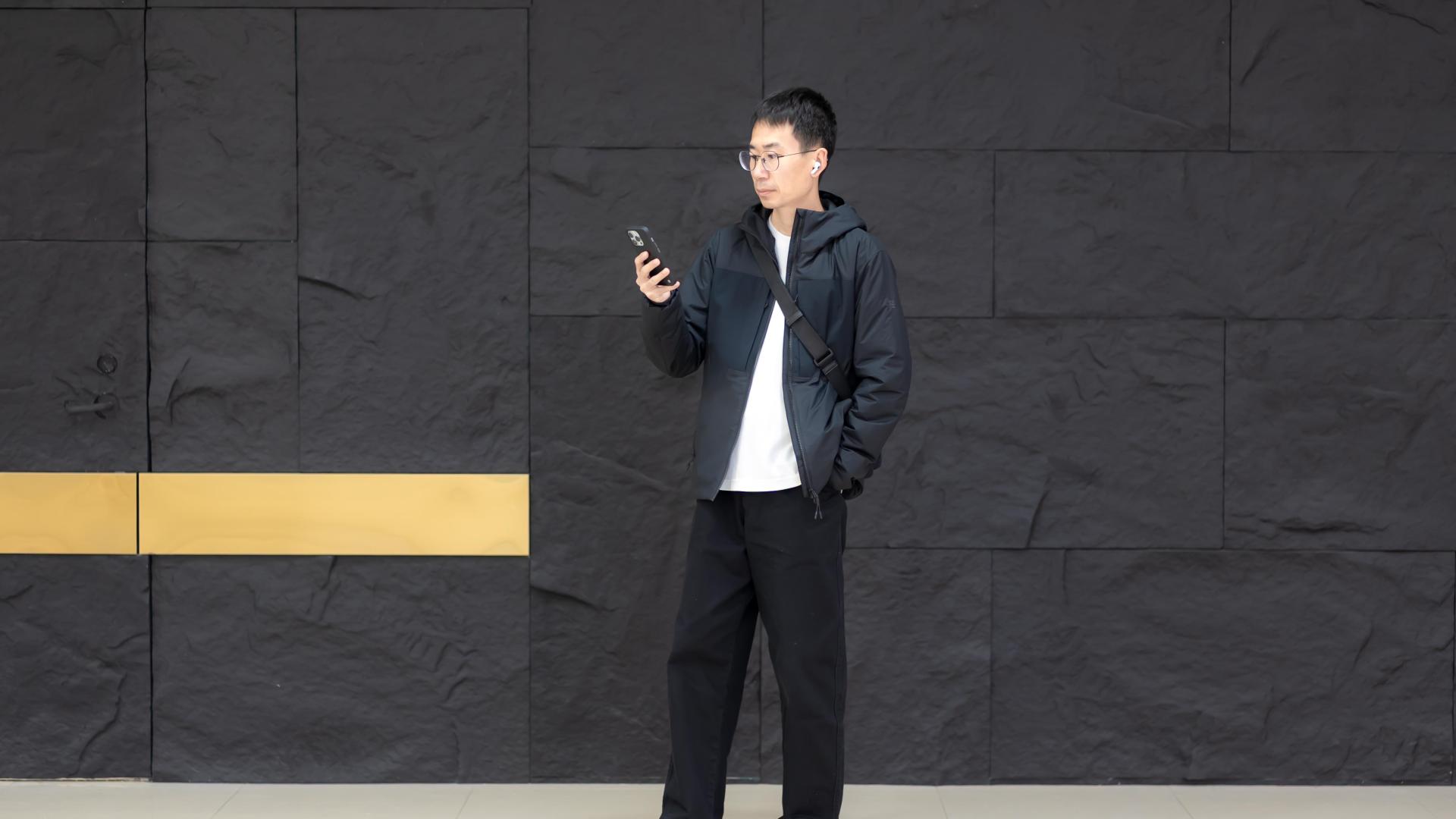 天石鹅铠甲金标棉服深度体验：通勤与户外场景下的全能温暖伴侣