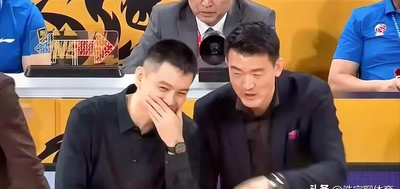 总决赛G4，浙江广厦大胜北京。回顾此前半决赛，广厦主帅王博或许最应该感谢的是辽宁
