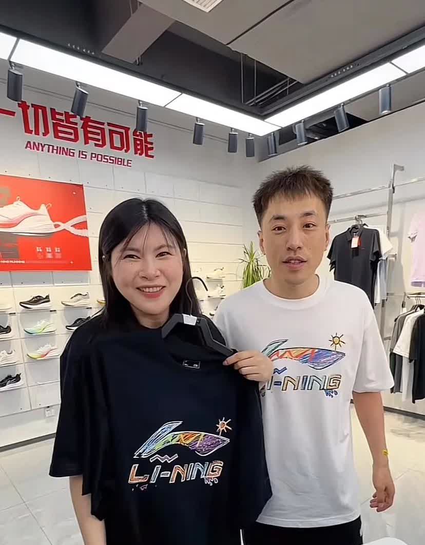 别看杨增挺直男，但找对象的眼光真不赖，小羊崽在跟随杨增首播专场，一上午就卖了20