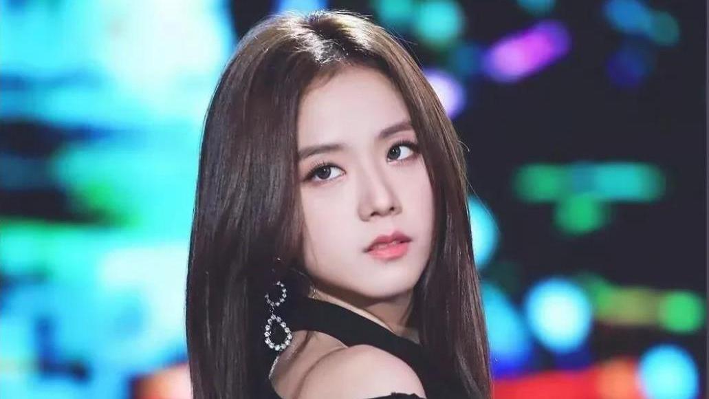 金智秀：从BLACKPINK成员到演艺界新贵，多才多艺成就非凡