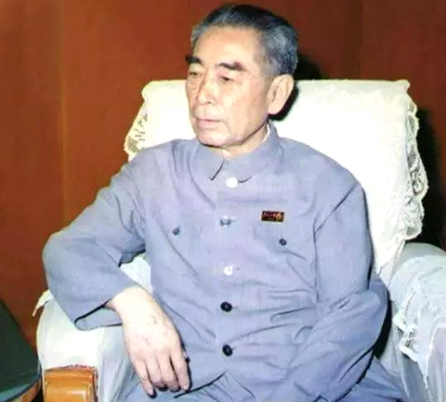 周总理问了嫂子三个问题，嫂子的回答，让他久久不语