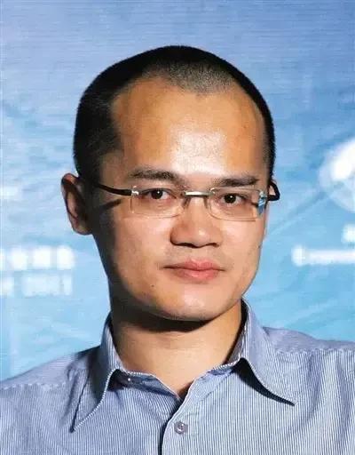 昨天饿了么已经开始全线爆单了，把蜂鸟骑士跑的精神奔溃了。
今天一大早，我还没上线
