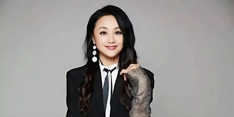 #曹颖患胃癌#】
#曹颖做完胃癌手术后8天就直播带货#5月22日，据媒体报道，知