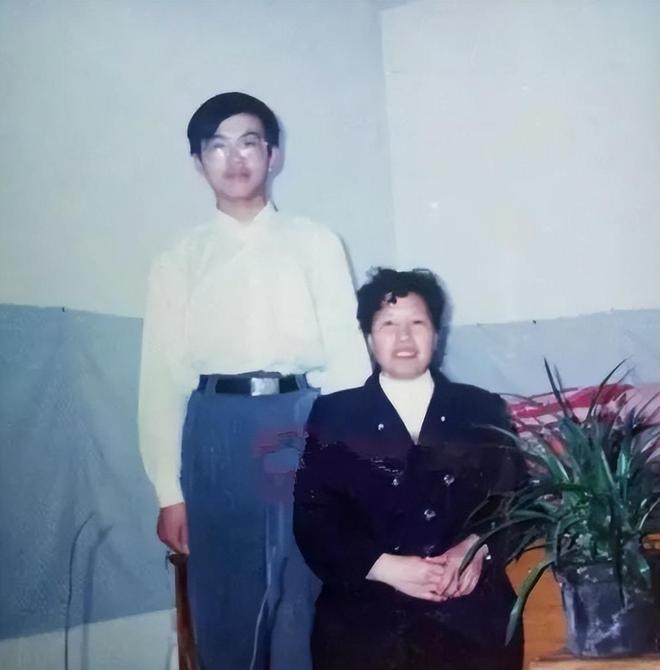 2000年，山东高考状元离奇失踪，局长父亲苦寻25年，如今怎样了？张来玉从小就是