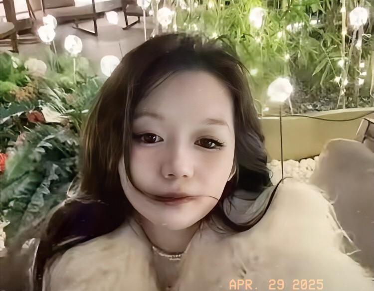 董小姐，未来下嫁何人？
董小姐家世显赫，并不是一般的女孩，家里是有钱的，属于富二
