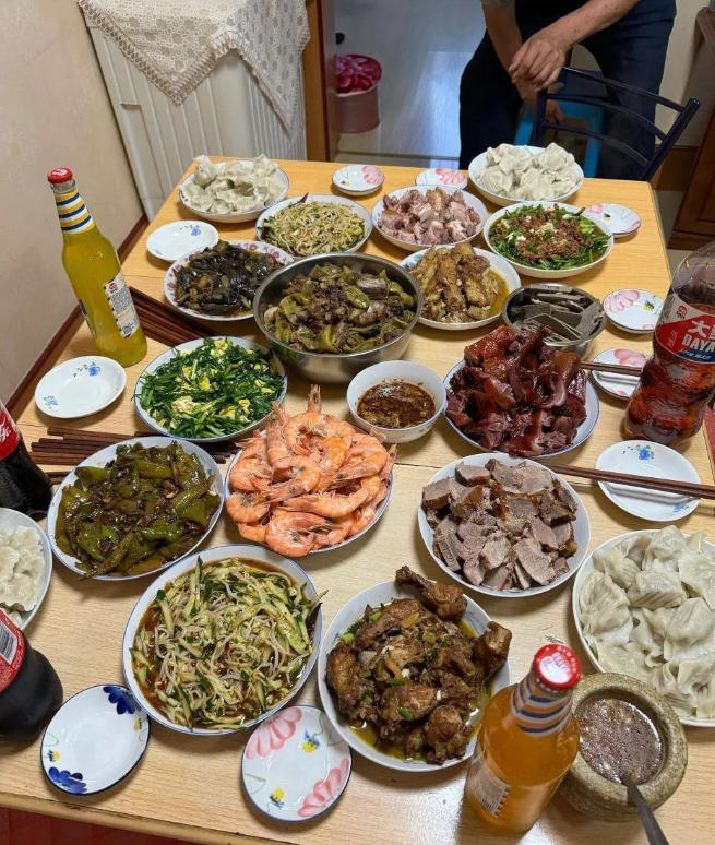 一次去男朋友家，这一桌饭菜这样的档次怎么样？
