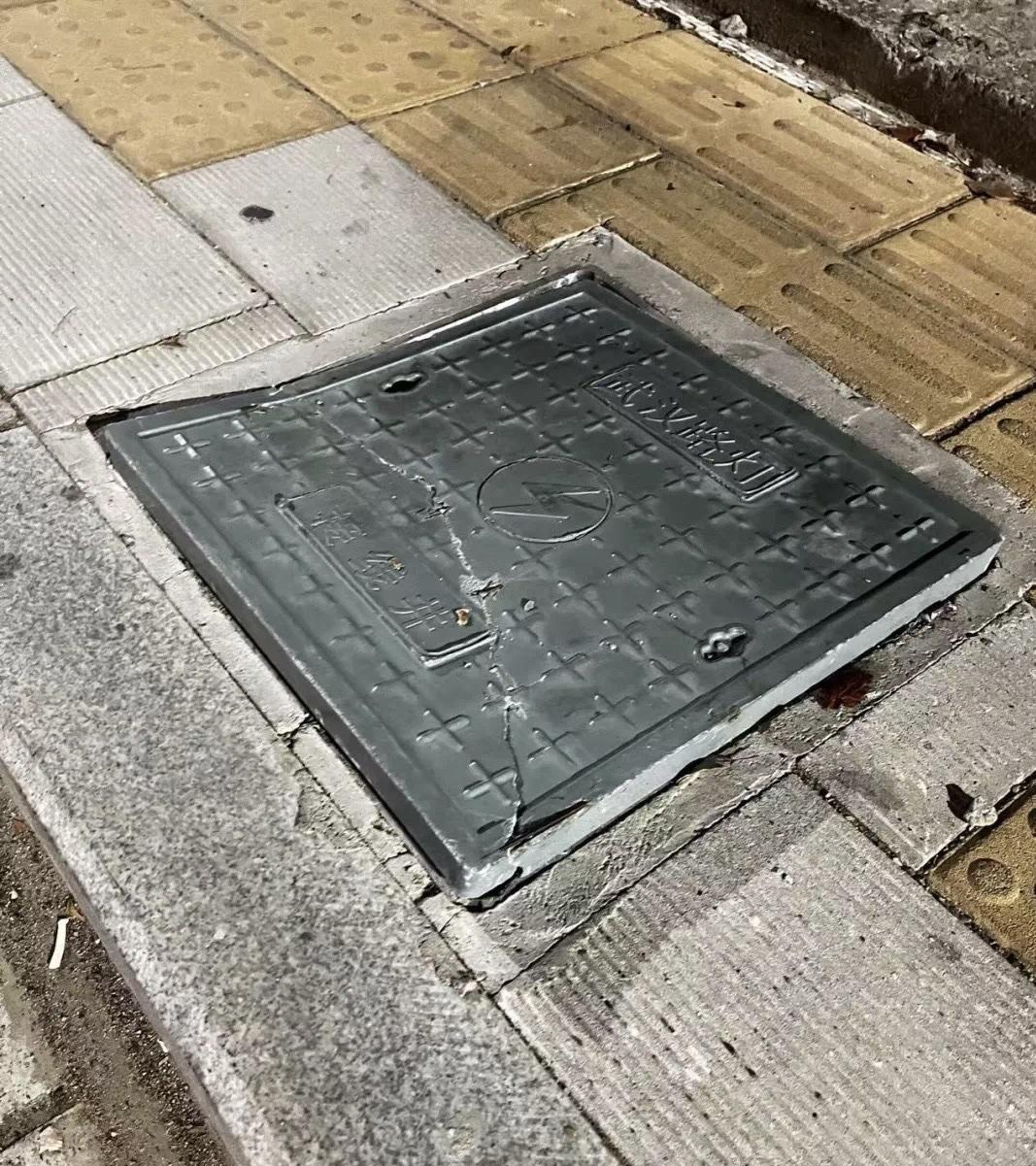 武汉城事！
近日有网民：位于盘龙城祥龙大道与和兴路十字路口由西向东方向走靠近名流