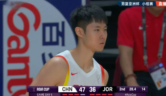 中国男篮球员赵嘉义彻底的凉凉了！在今天进行的中国男篮和约旦男篮的小组赛中，目前双