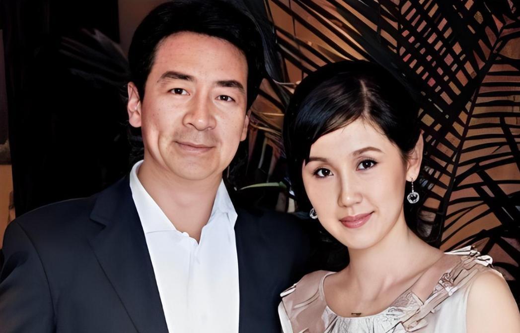 2003年，49岁的寇振海向演员李婷表白，李婷拒绝的说：寇老师，就算我接受你，我