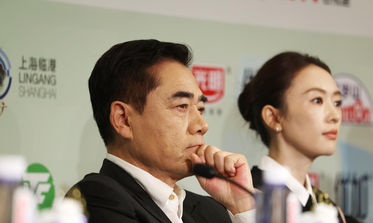 最近童瑶和陈宝国在上海出席活动，两位搭配的都很正式，也很有大牌明星范儿。
童瑶这