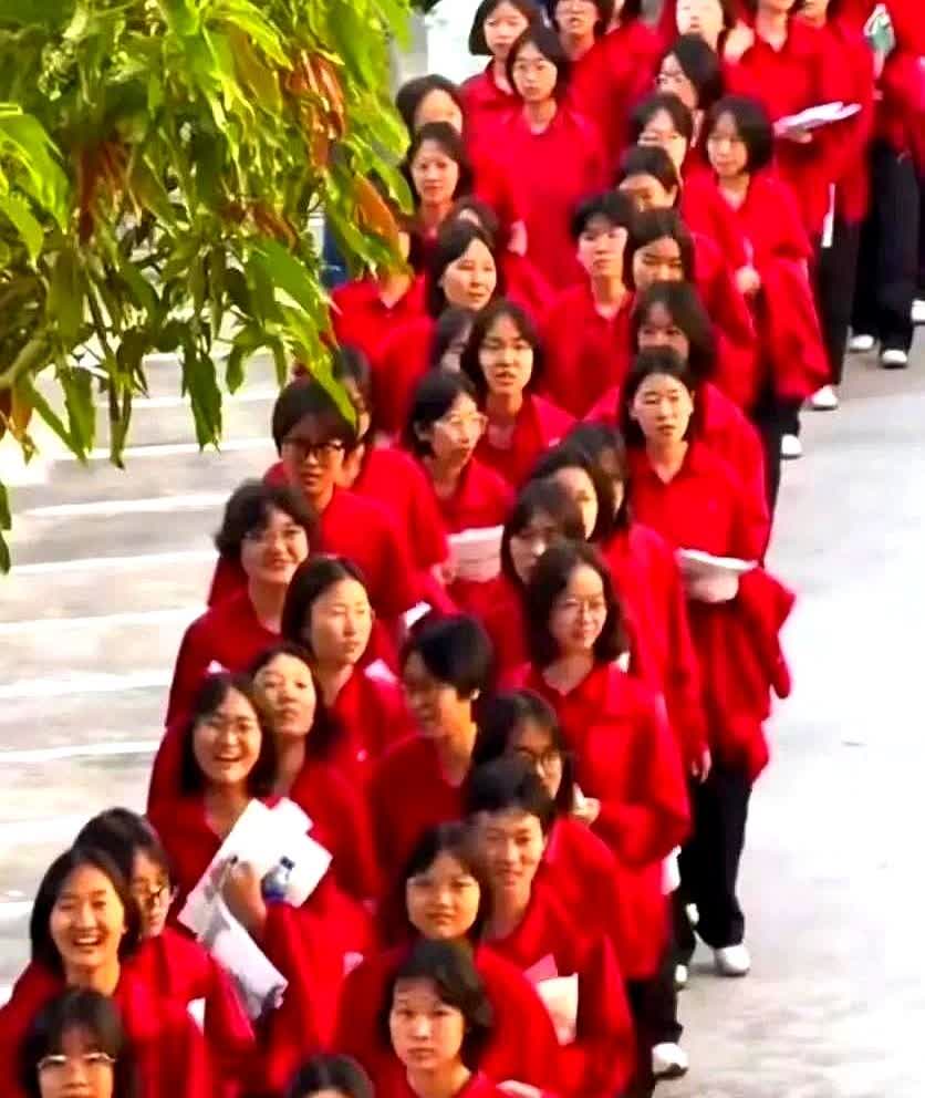 喜讯来啦！

张桂梅校长又一次登上热搜榜，华坪女高的奇迹又一次被大家称赞！
