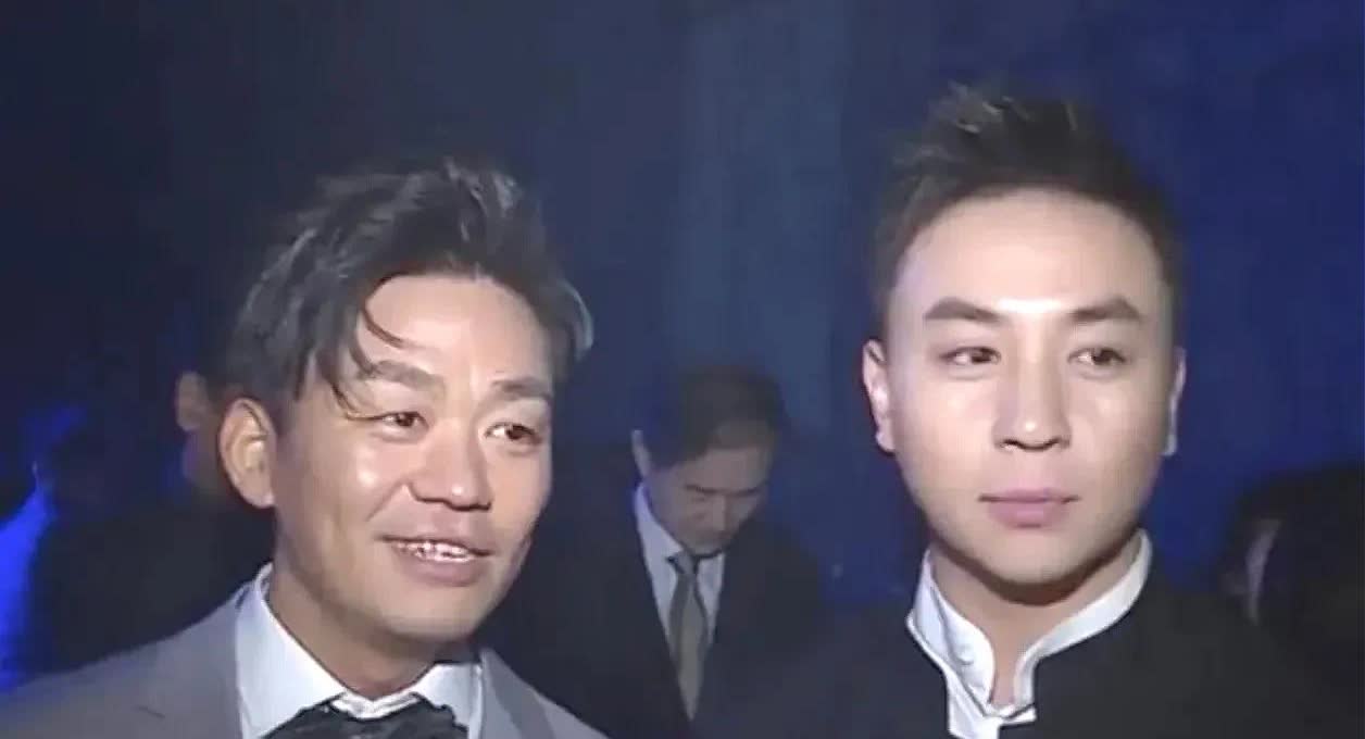 我有点看不懂了，
释小龙跟王宝强都是释永信的徒弟，
为什么释小龙改姓了，王宝
