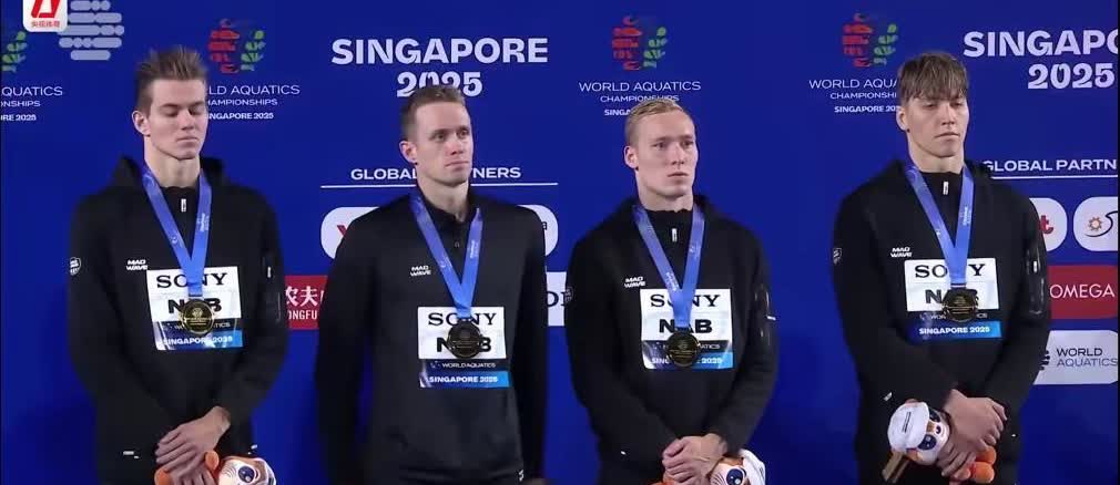 世锦赛：“最悲催”的俄罗斯！ 
 
昨晚世锦赛落幕前，游泳锦标赛男子4×10