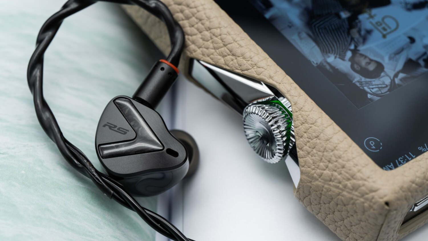 Softears RSV-MKII：调动“情绪价值”的人声向杂食塞