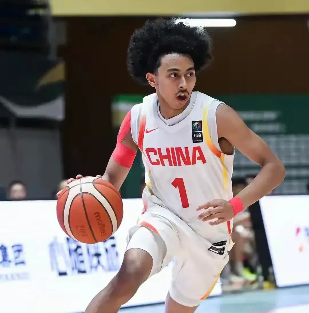 18岁郇斯楠被NBA首轮预定

2米15的防守怪物，美国球探已排队

杨