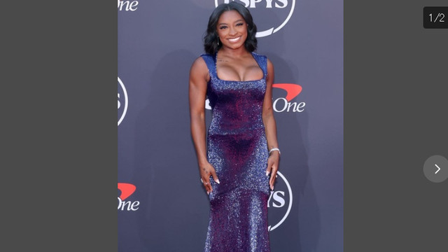 美国体操女王拜尔斯承认接受丰胸手术，度假照片就曾引发质疑