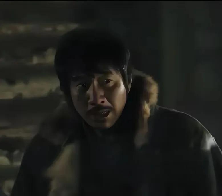 追剧《归队》 鲁长山为救战友兰花儿，真是拼了！他单身一人、手无寸铁进了土匪窝，见