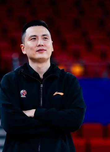 卢伟下，杨鸣上，大事可成
1.久事目前球员实力，不敢说比三冠王辽宁强，至少不差，