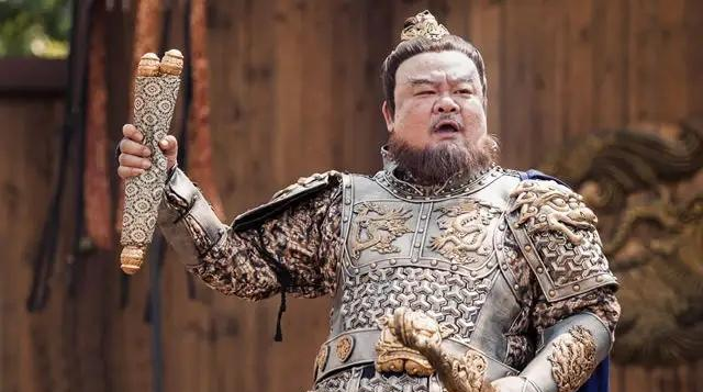 天宝十四载二月，安禄山要求以蕃将三十二人取代汉将，李隆基不假思索地准奏了。这是安