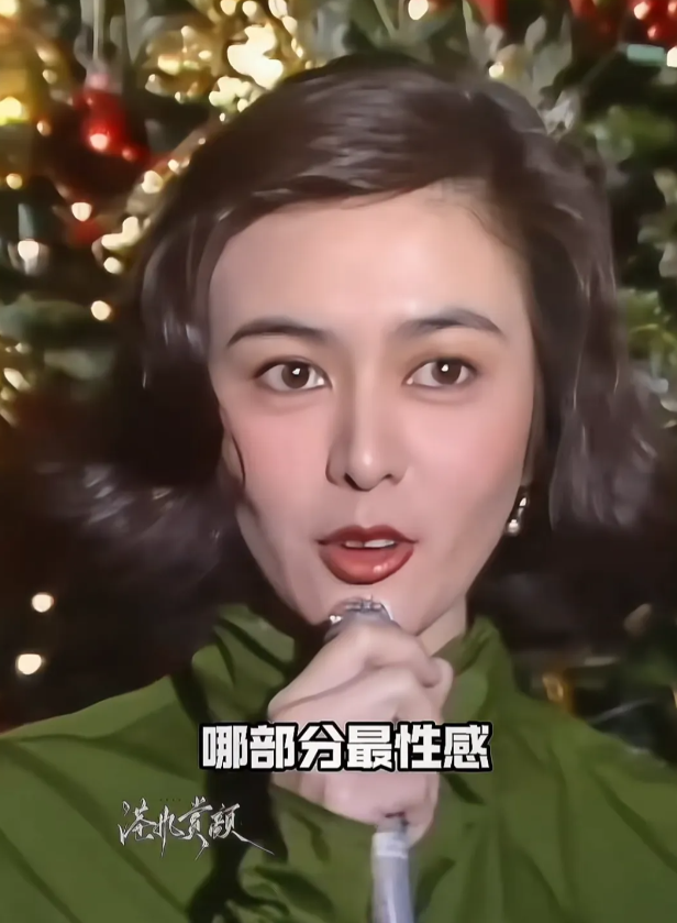怪不得关之琳当初被称为，香港第一美女呢，这长相真的绝啦！

五官、脸型真的毫无挑