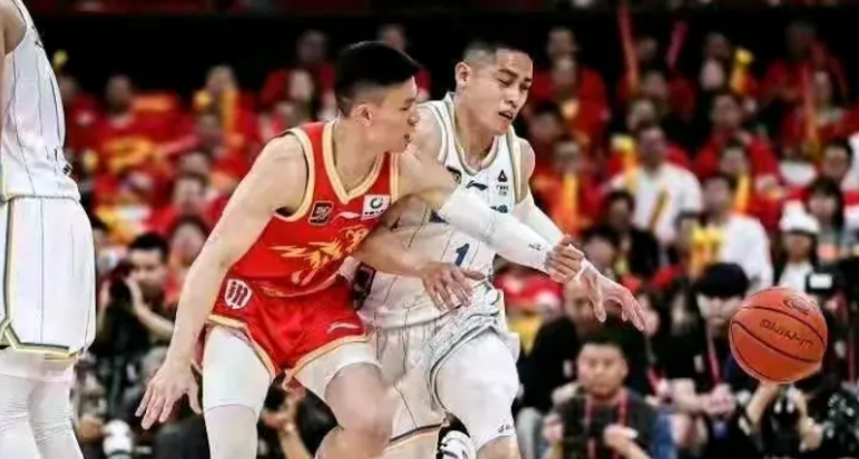 今晚浙江广厦迎来了三大喜讯！这下子北京北汽男篮麻烦了！
浙江广厦喜讯1：
孙铭徽