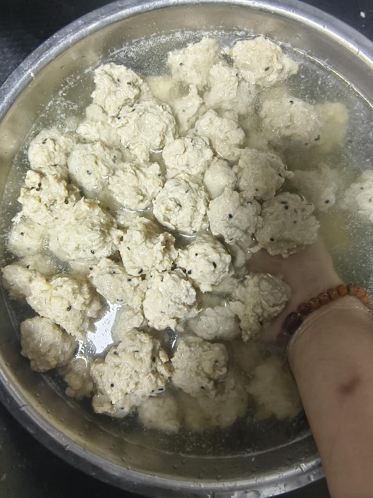 这到底是那个环节出错了呢？
啊！真的搞不懂。
买了10斤新鲜猪肉，费了好大劲把肉