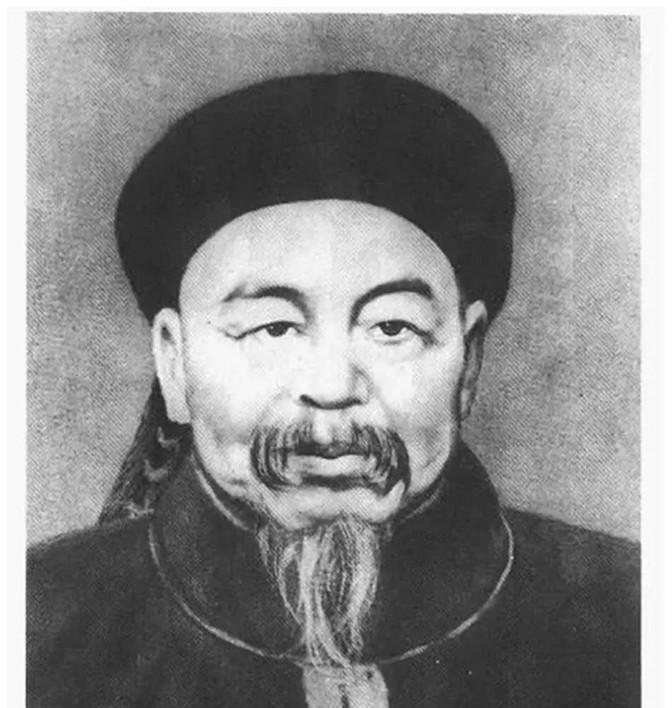 他当年要是真算起账来，估计得把算盘珠子都拨冒烟。
你可能不信，左宗棠打仗最贵的，