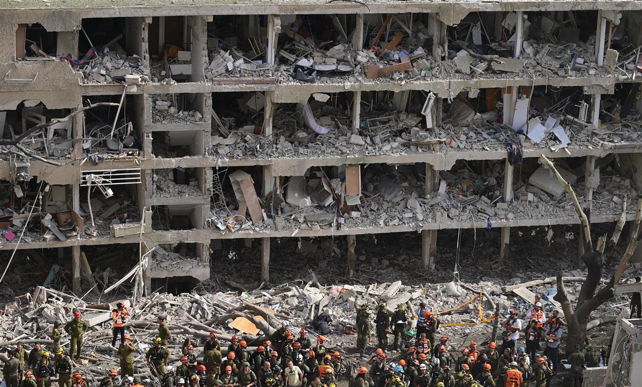 以停火了？伊朗咋还没吭声呢











啥？以色列说打完了要停火？真的