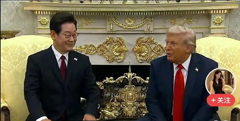 a、这应该是【李在明】作为总统第一次访问美国吧。我不知道当飞机舱门打开后他和夫人