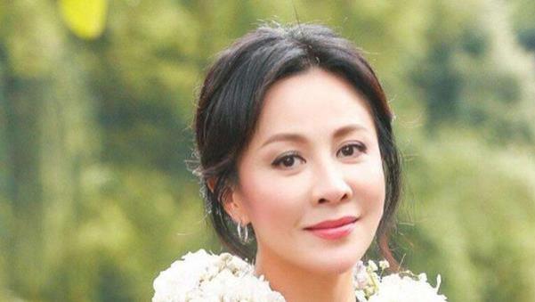 刘嘉玲和梁朝伟丁克多年依旧恩爱，超世俗的婚姻中国人极少接受