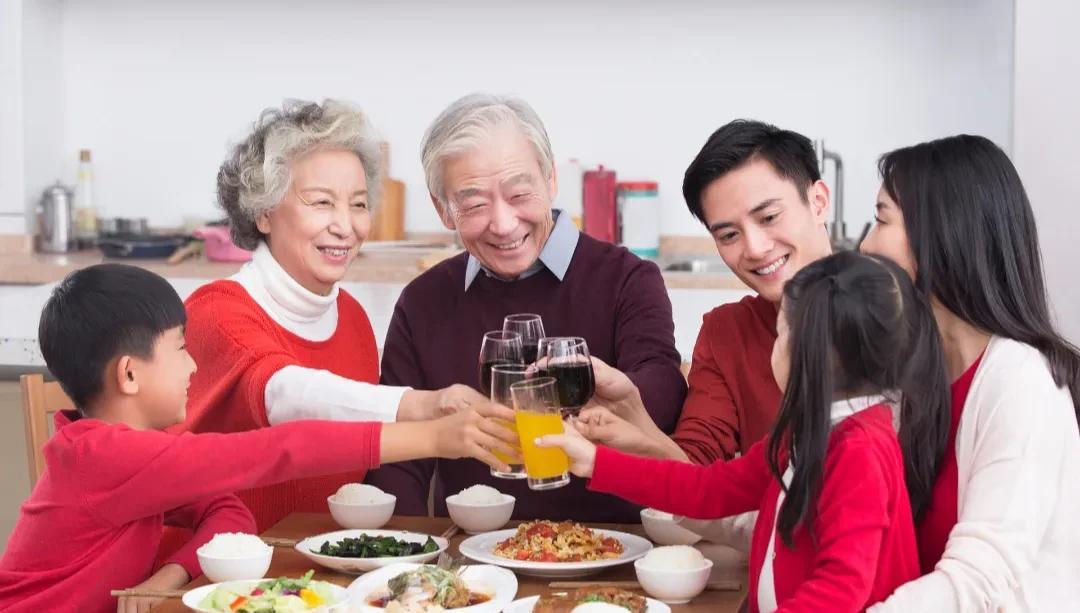 我是一个53岁的中年妇女，从媳妇熬成婆已经有几年。
我婆婆是一个农村妇女，既没工