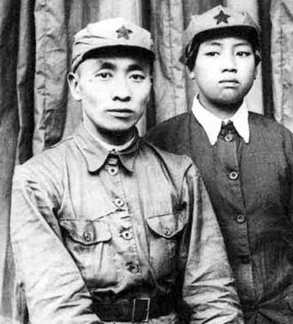 《萧劲光回忆录》中记载，“九一三”事件之后，萧劲光和谭政在一起交谈，谭政说他的夫
