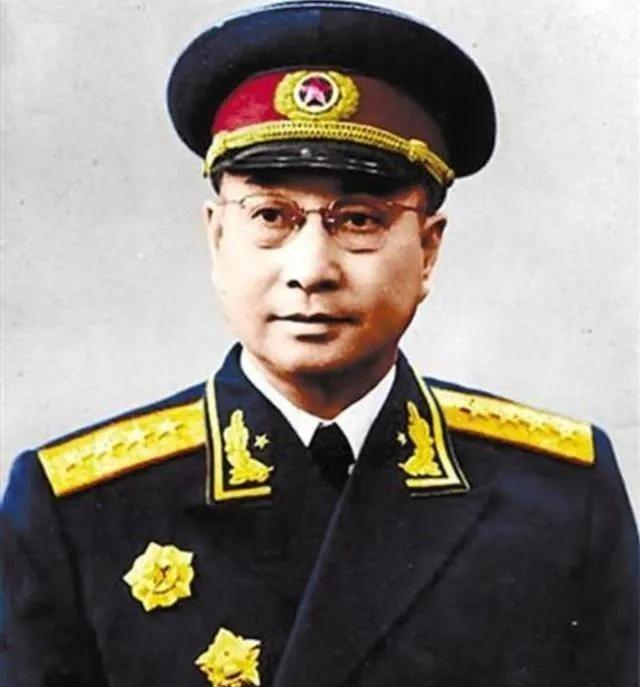 陈赓大将非常胆大。1945年陈赓当选为中央候补委员后，听闻自己只做了个候补委员，